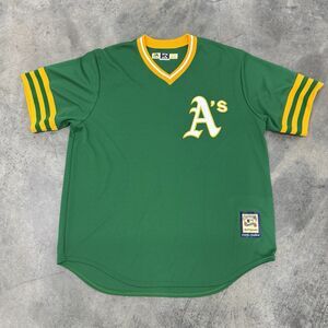 Oakland Athletics Men's Green Majestic Cooperstown 70's V-Neck Jersey Size XL
